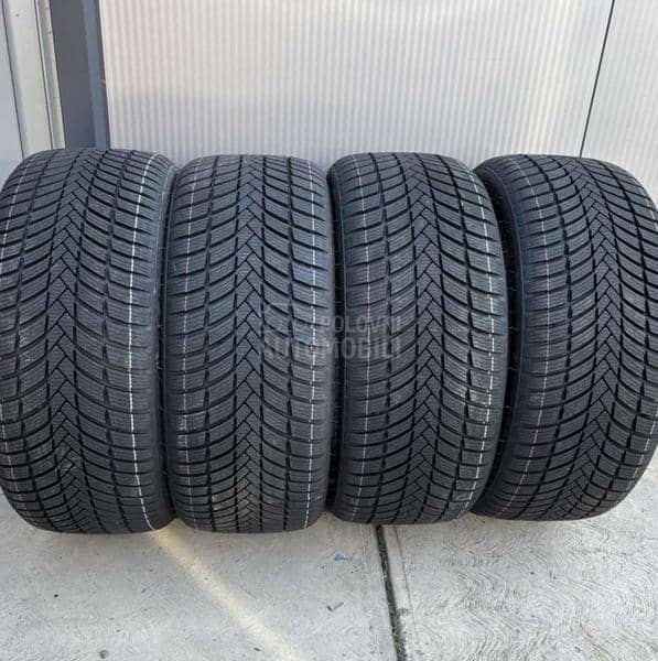 Triangle 255/40 R20 Zimska