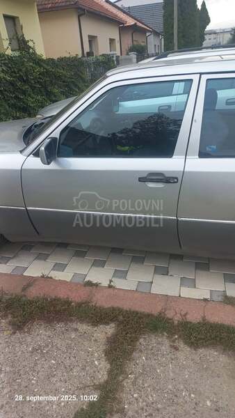 Mercedes Benz E 124 124-22.OE