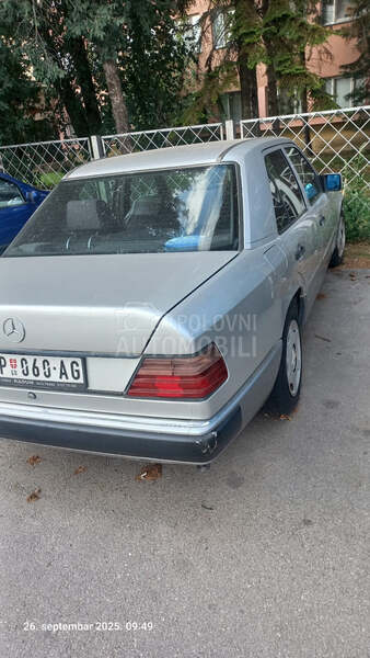 Mercedes Benz E 124 124-22.OE