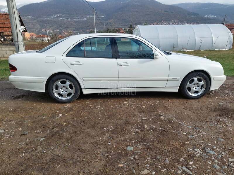 Mercedes Benz E 270 w210