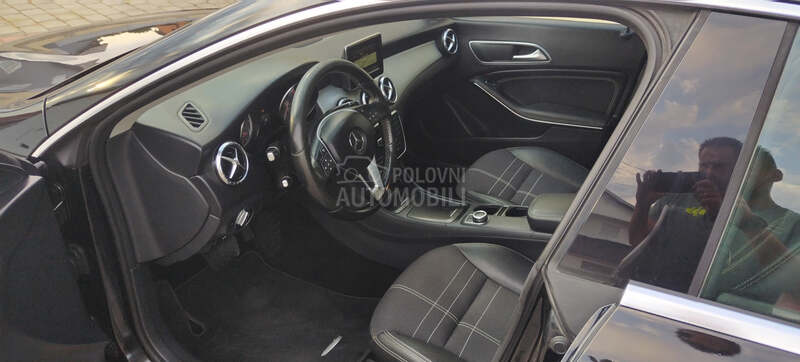 Mercedes Benz CLA 220 