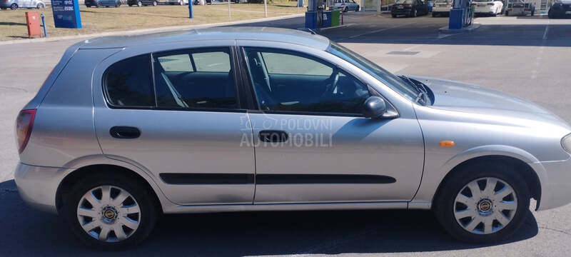 Nissan Almera 
