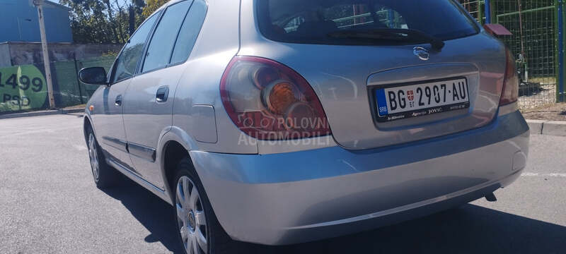 Nissan Almera 