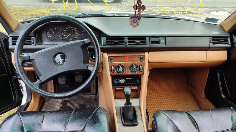Mercedes Benz W124 