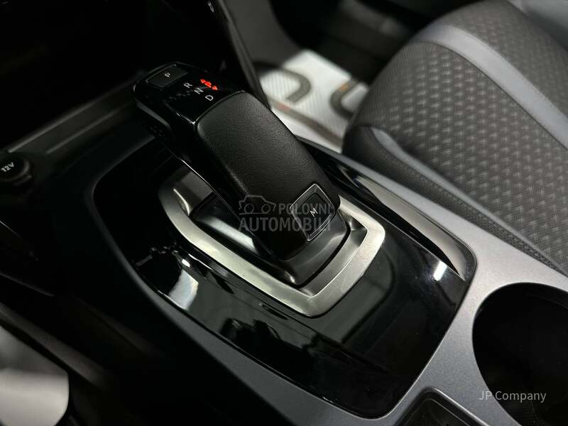Peugeot 2008 1.2 ALLURE AUT