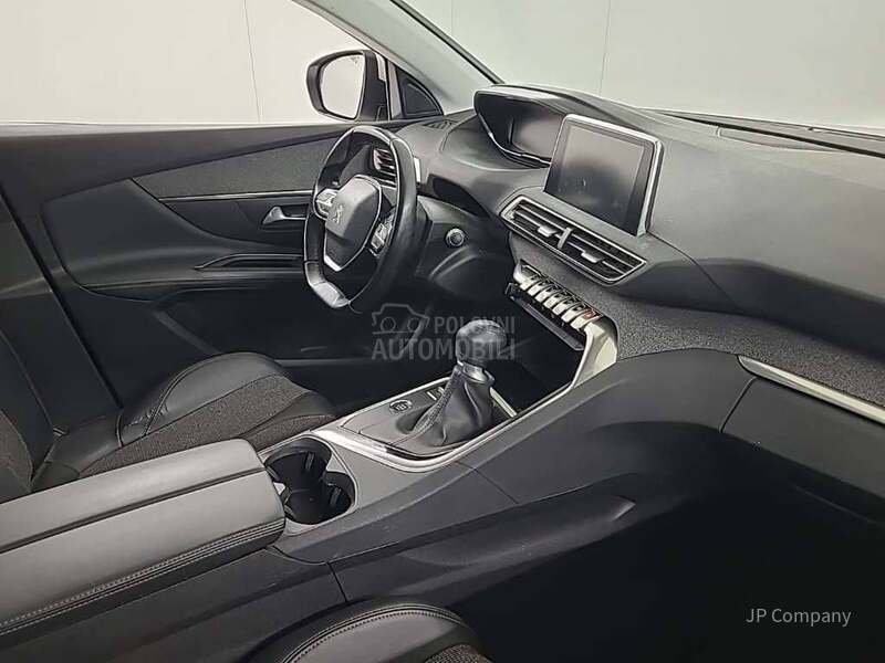 Peugeot 3008 1.2 ALLURE perla