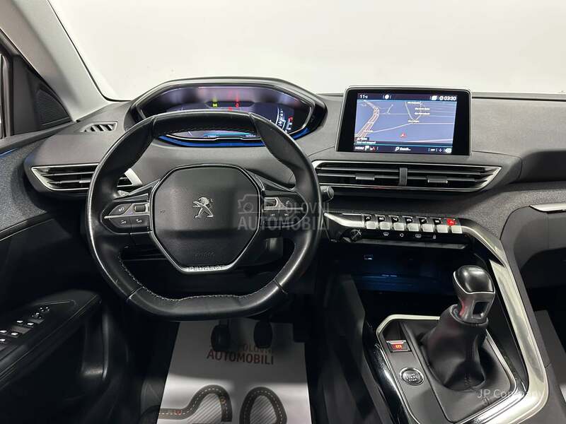 Peugeot 3008 1.2 ALLURE perla