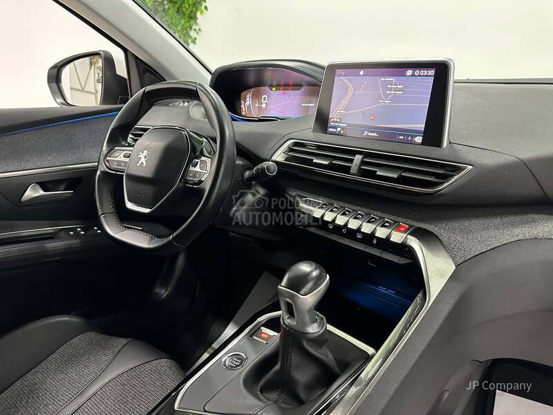 Peugeot 3008 1.2 ALLURE perla