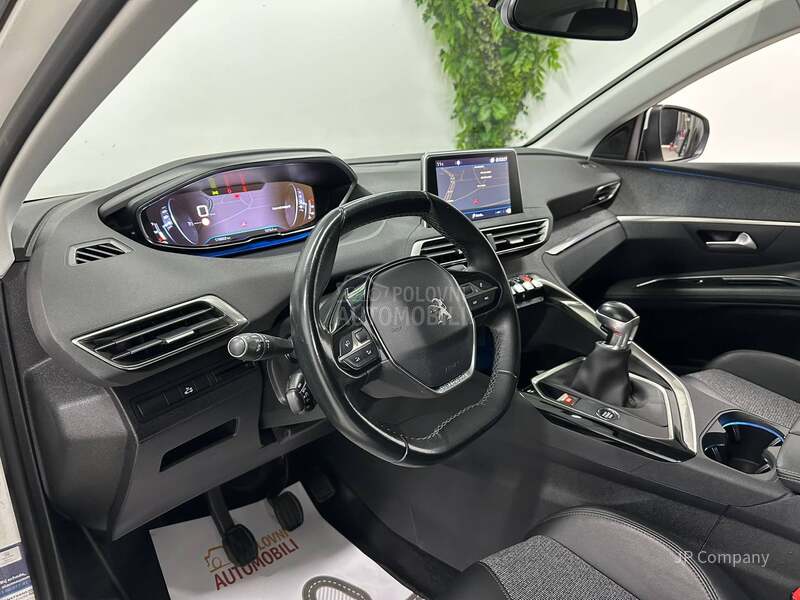 Peugeot 3008 1.2 ALLURE perla