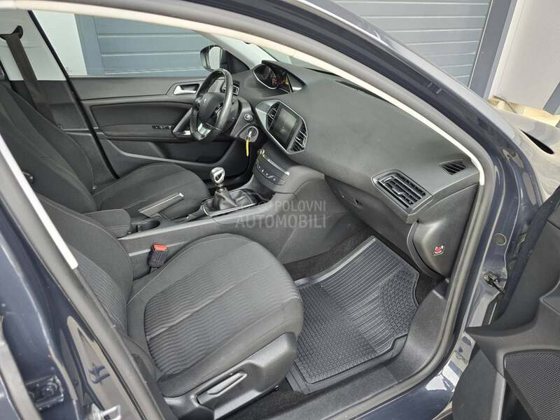 Peugeot 308 1.6 HDI PANO