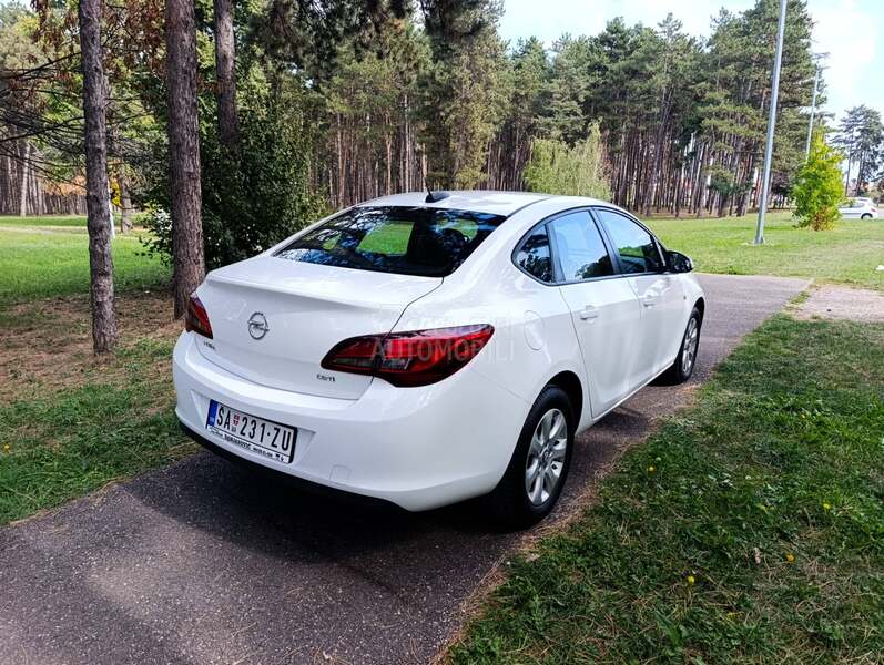 Opel Astra J 1.6 cdti