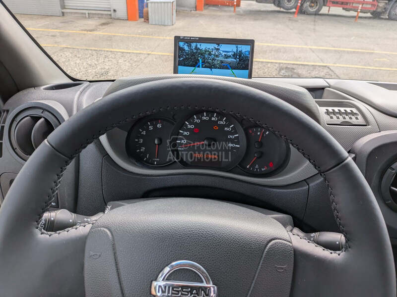 Nissan NV400