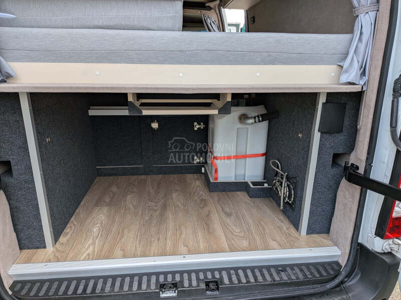 Nissan NV400