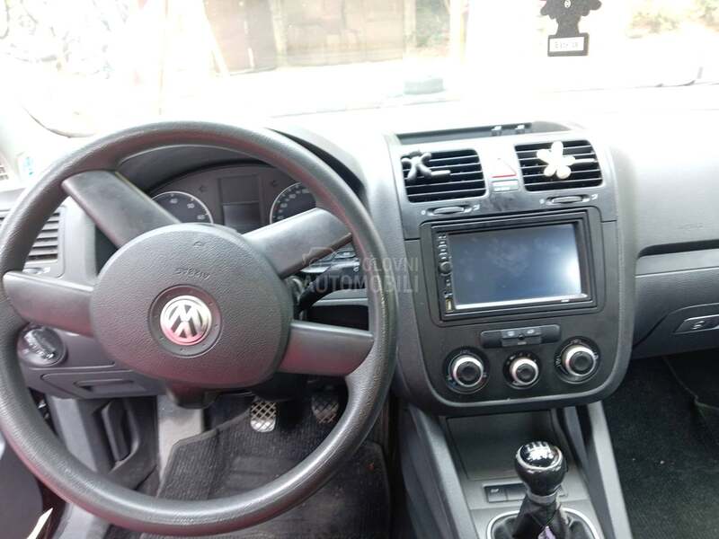 Volkswagen Golf 5 1.6 fsi