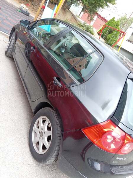 Volkswagen Golf 5 1.6 fsi