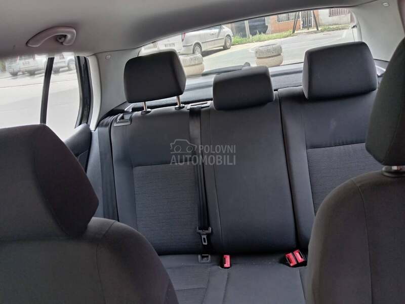 Volkswagen Golf 5 1.6 fsi