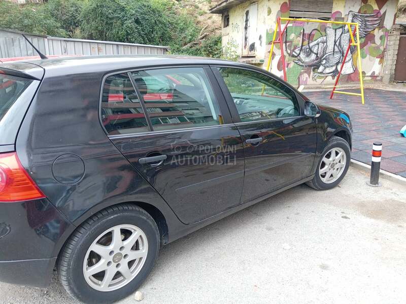 Volkswagen Golf 5 1.6 fsi