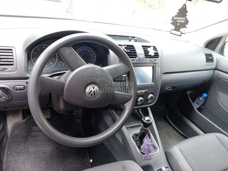 Volkswagen Golf 5 1.6 fsi
