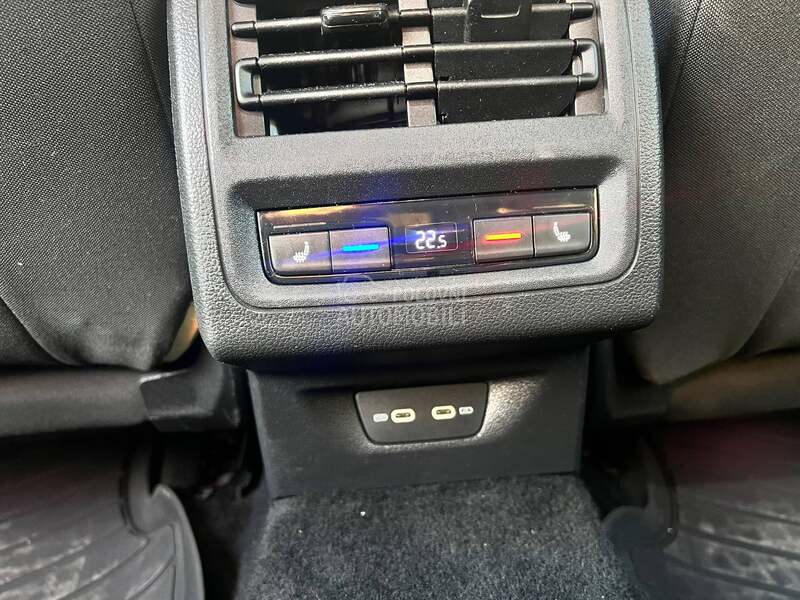 Volkswagen Golf 8 eTSI/IQLight