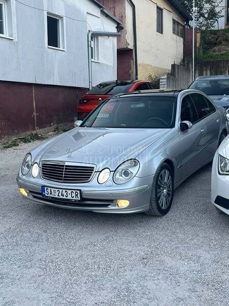 Mercedes Benz E 270 W211