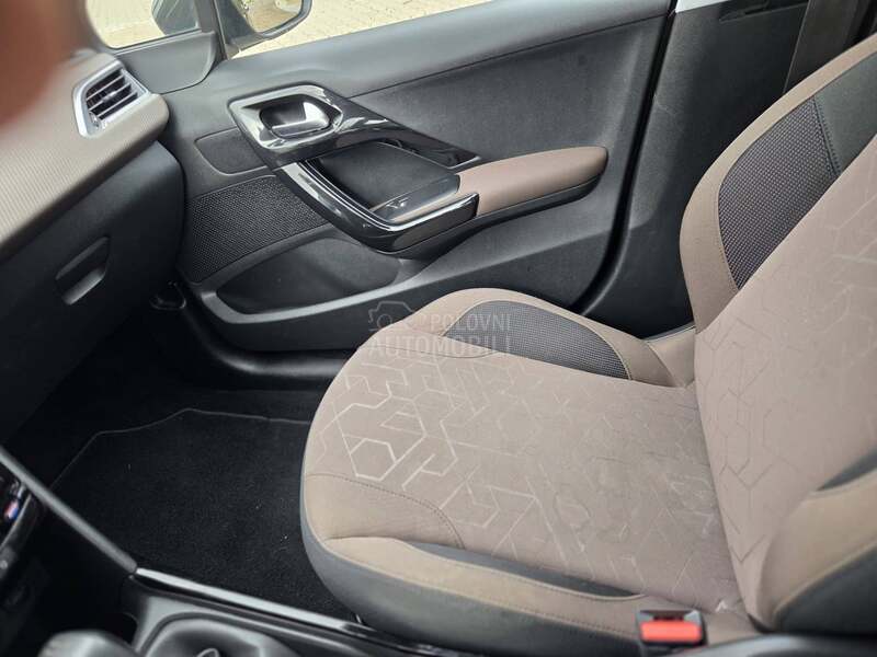 Peugeot 2008 1.2