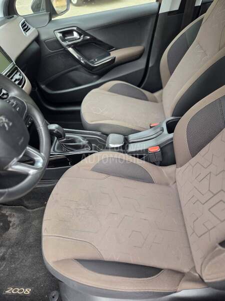 Peugeot 2008 1.2