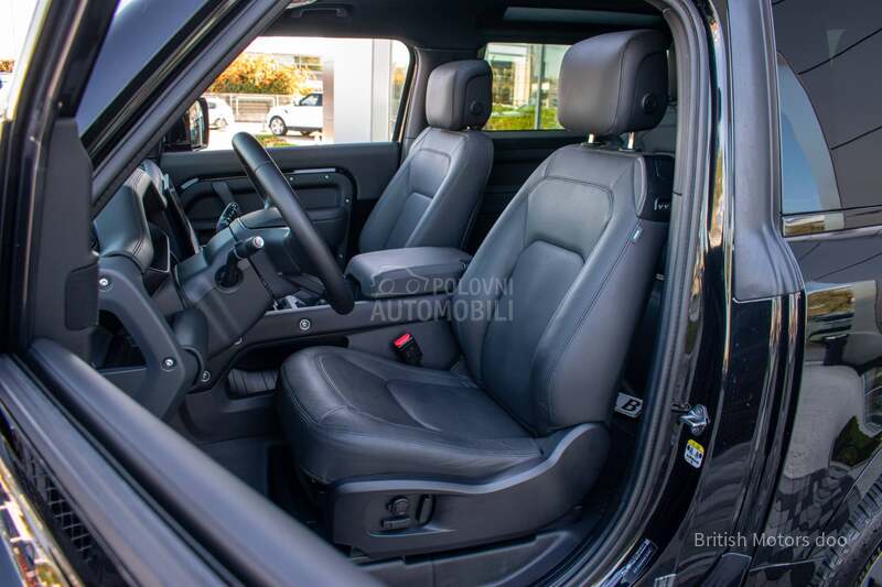 Land Rover Defender 