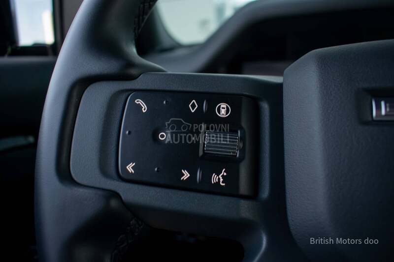 Land Rover Defender 