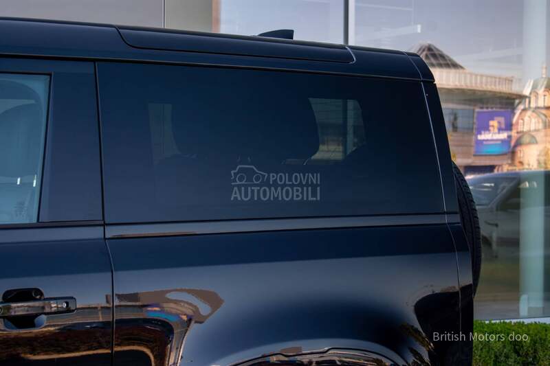 Land Rover Defender 