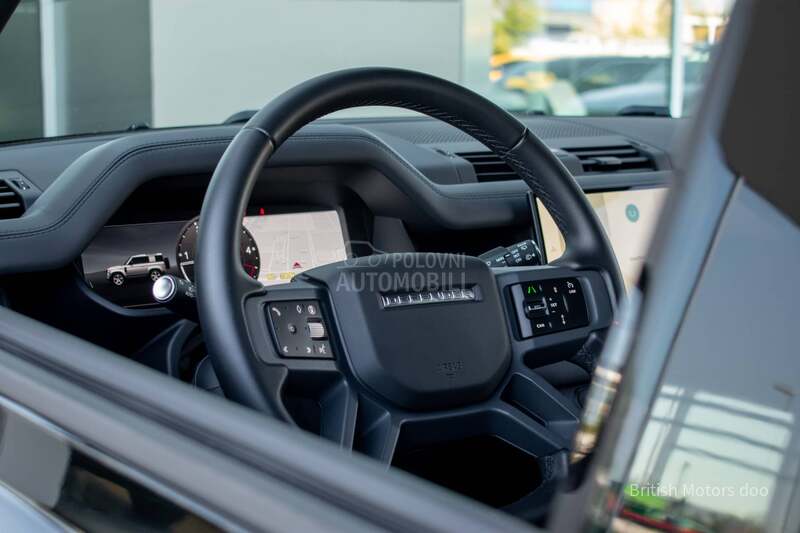 Land Rover Defender 