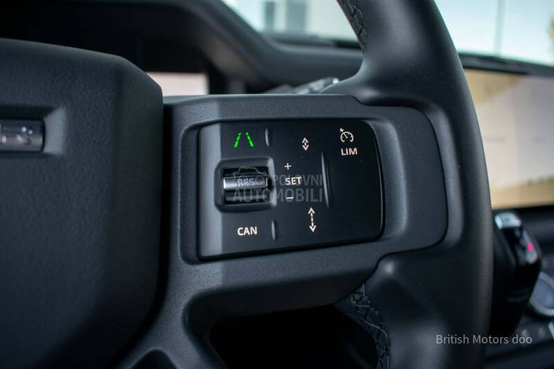 Land Rover Defender 