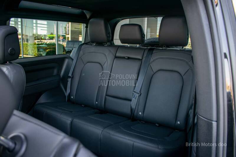 Land Rover Defender 