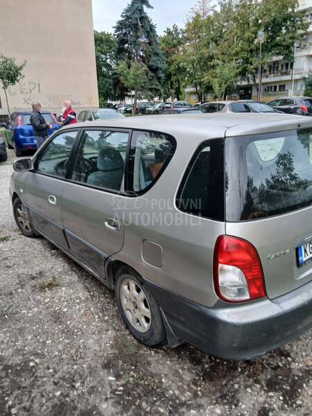 Kia Carens 