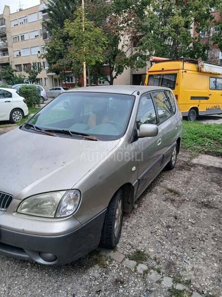 Kia Carens 