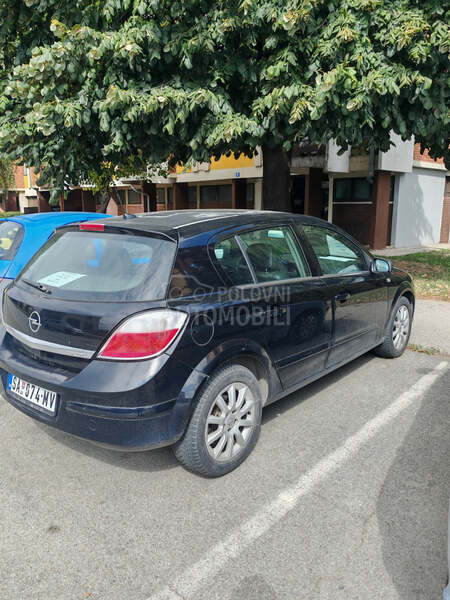 Opel Astra H 1.9 CDTI COSMO
