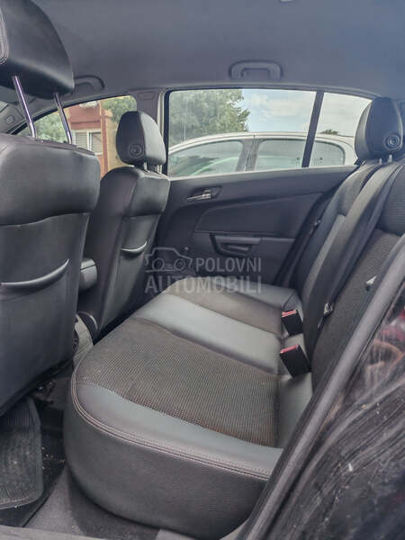 Opel Astra H 1.9 CDTI COSMO