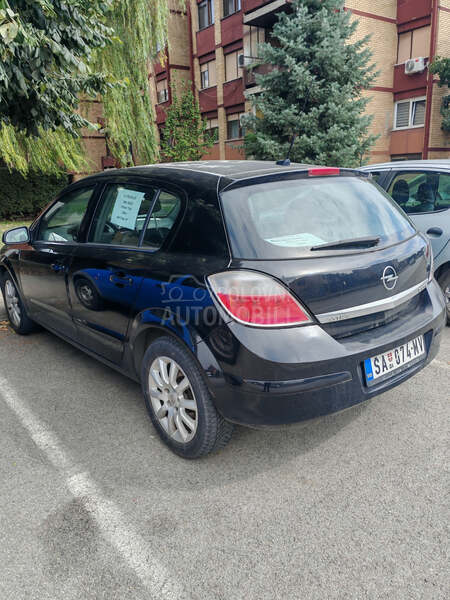 Opel Astra H 1.9 CDTI COSMO