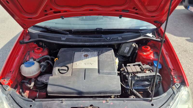Volkswagen Polo 1.2b 4v/klim/cd
