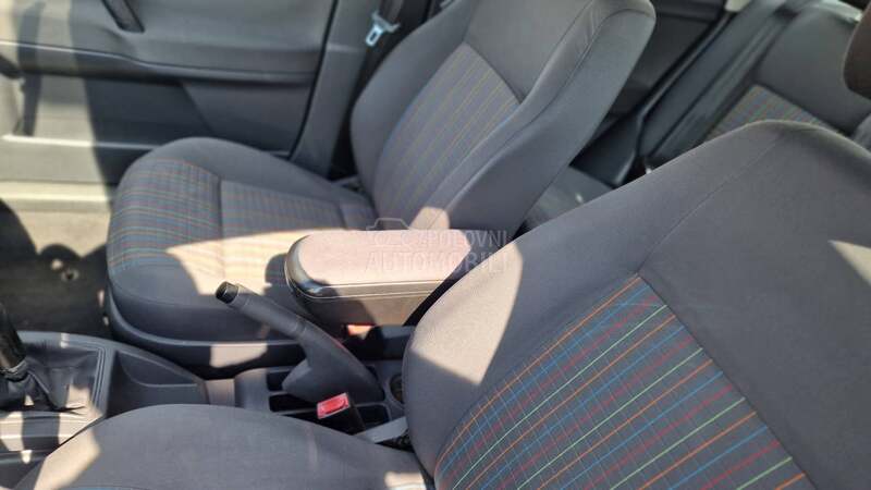 Volkswagen Polo 1.2b 4v/klim/cd
