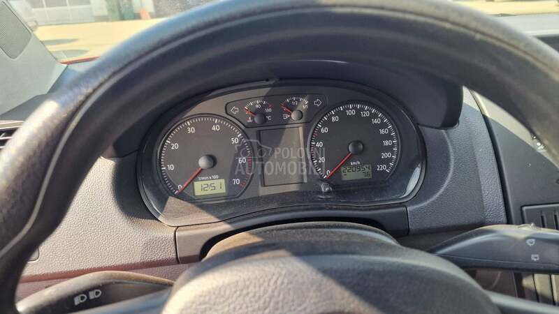 Volkswagen Polo 1.2b 4v/klim/cd