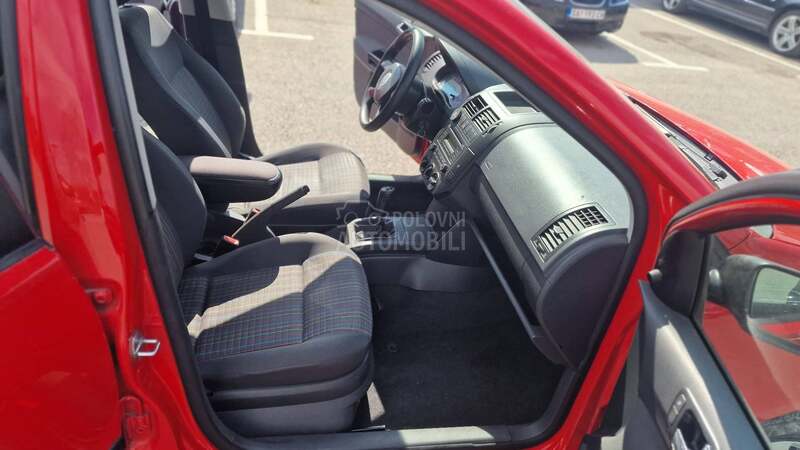 Volkswagen Polo 1.2b 4v/klim/cd