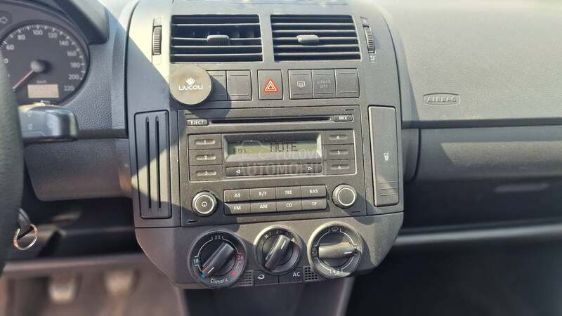 Volkswagen Polo 1.2b 4v/klim/cd