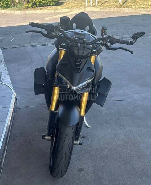Ducati Street Fighter V4S