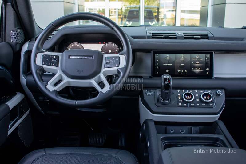 Land Rover Defender SE  D250