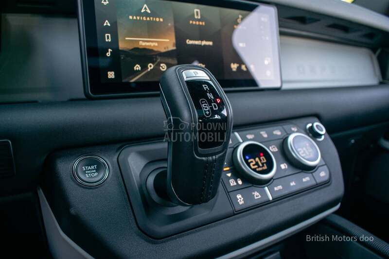 Land Rover Defender SE  D250