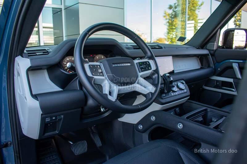 Land Rover Defender SE  D250