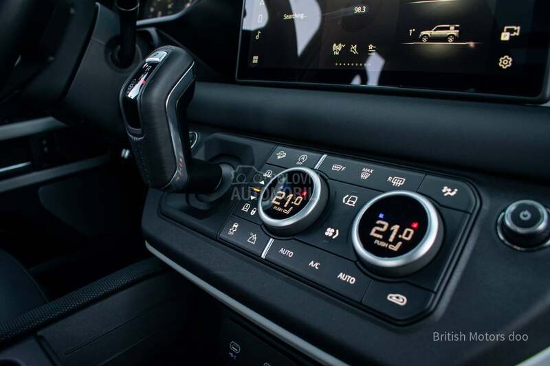Land Rover Defender SE  D250