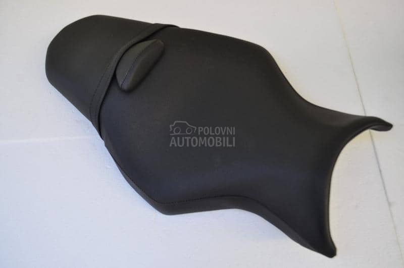 Yamaha MT 10 moto sediste