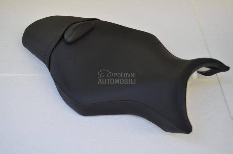 Yamaha MT 10 moto sediste