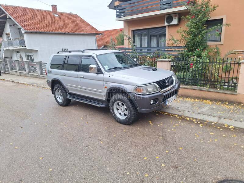 Mitsubishi Pajero Sport 2.5 d